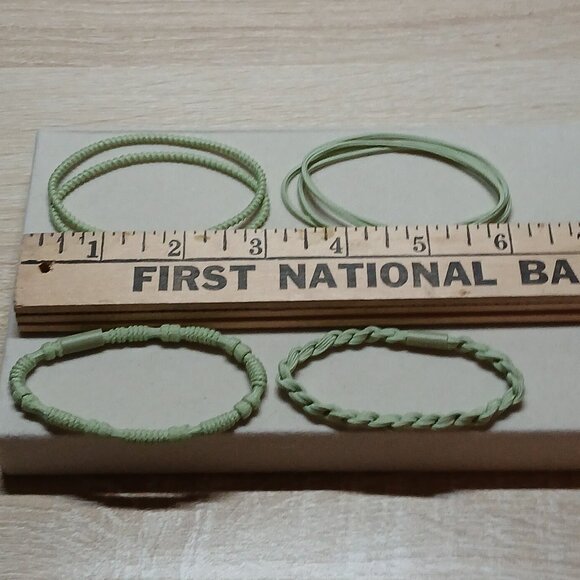 NWOT Set of 4 Green Adjustable Braided String Bracelets Jewelry Accessories #50 - Picture 2 of 5